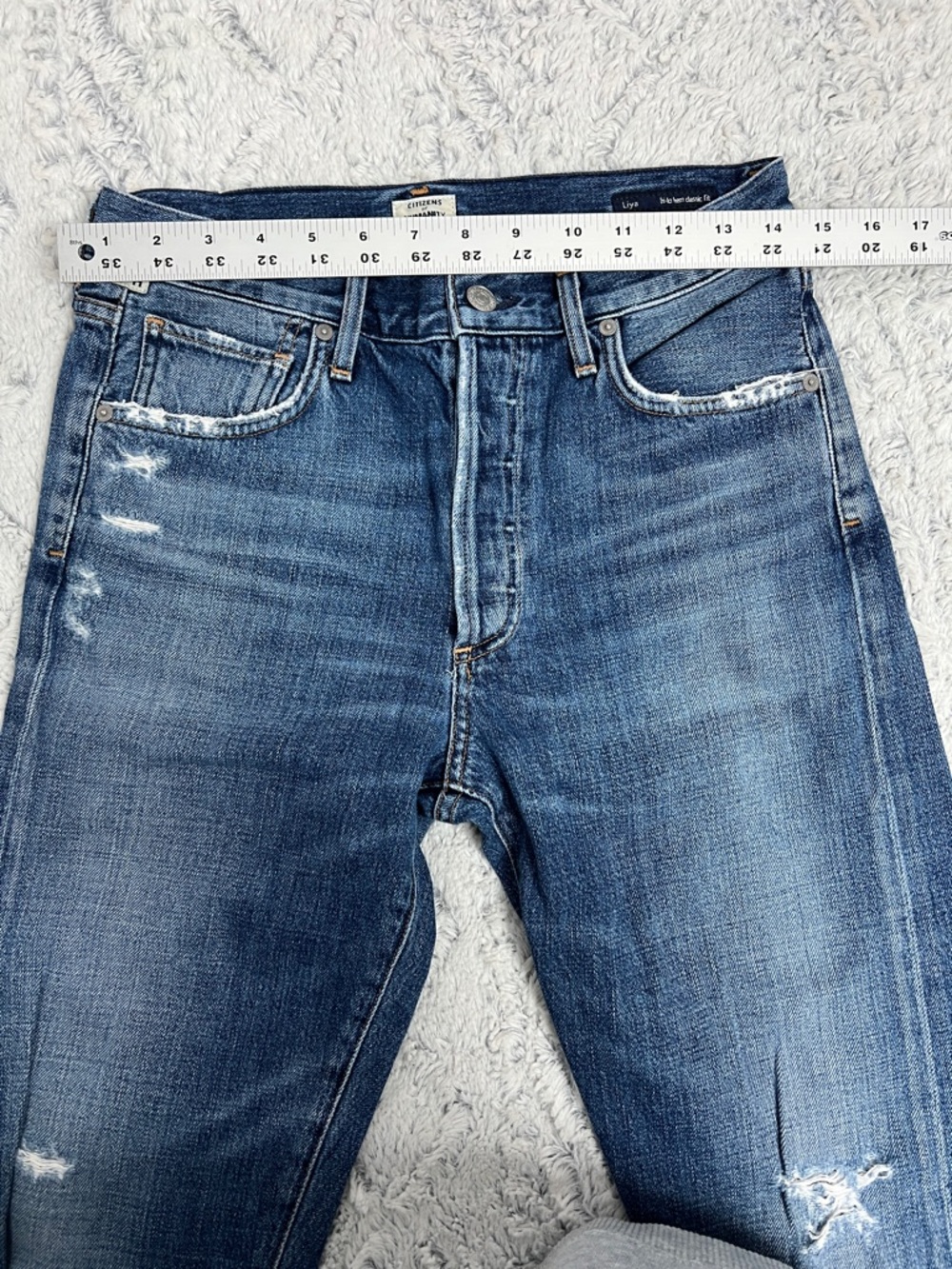 Citizens of Humanity Liya Distressed Blue Hi-Lo Hem Jeans. Raw hem size 26 - Picture 3 of 9